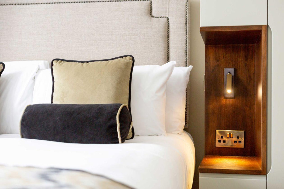 Wall Sconce LED Black Adjustable Spot Reading | Modern