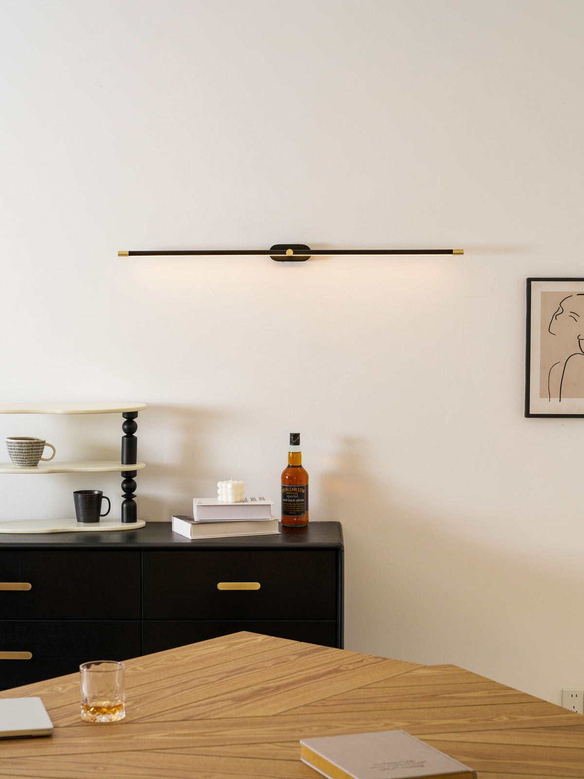 LED Wall Lamp Black Brass Linear Swivel | Modern