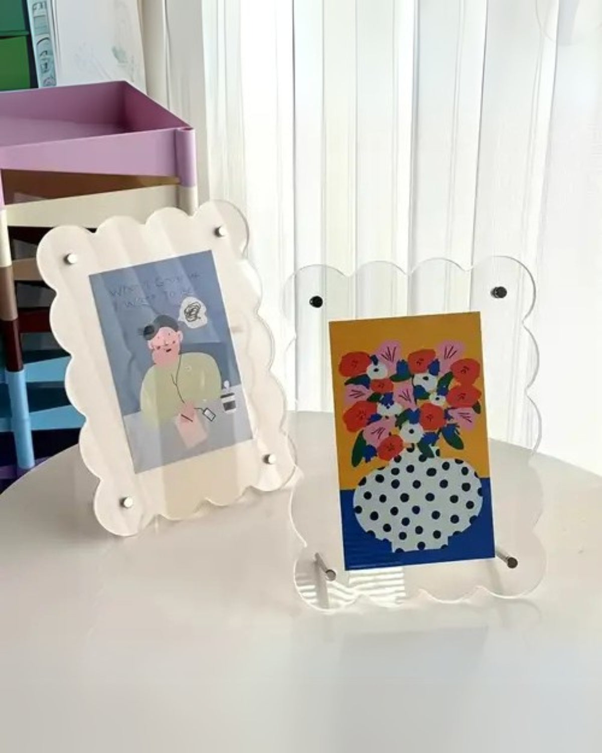 Photo Frame with Scalloped Edge | Acrylic Tabletop