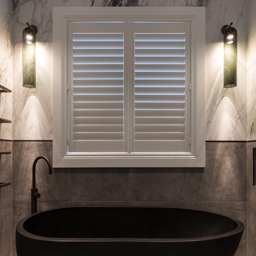 Wall Sconce Clear Glass Brass Cylinder | Modern