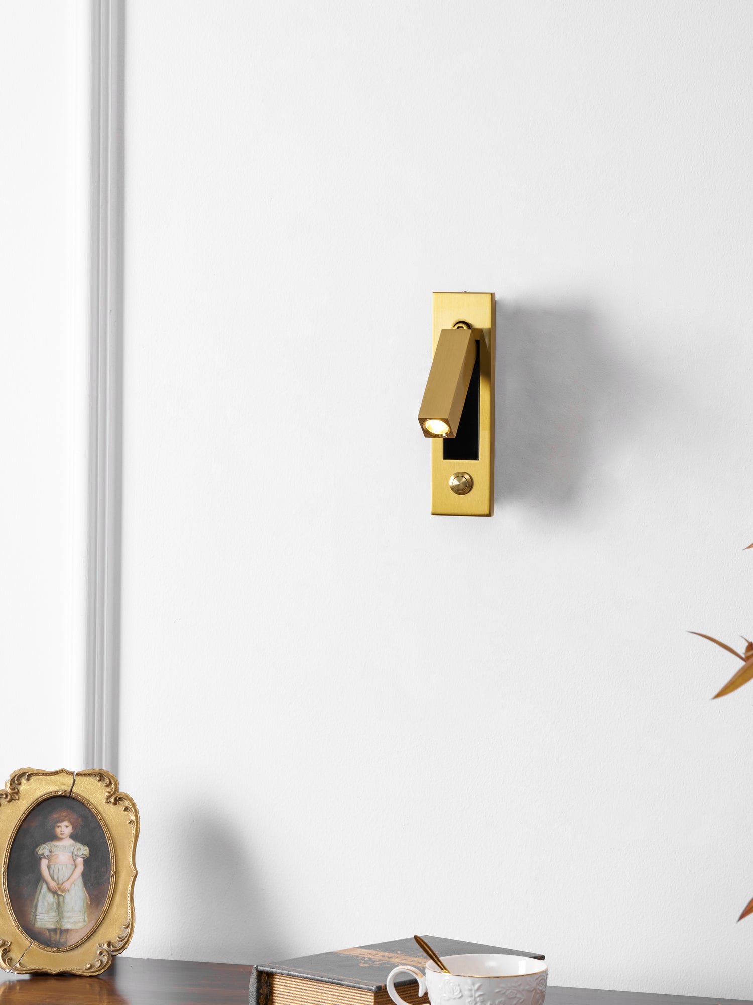 Wall Sconce LED Black Adjustable Spot Reading | Modern