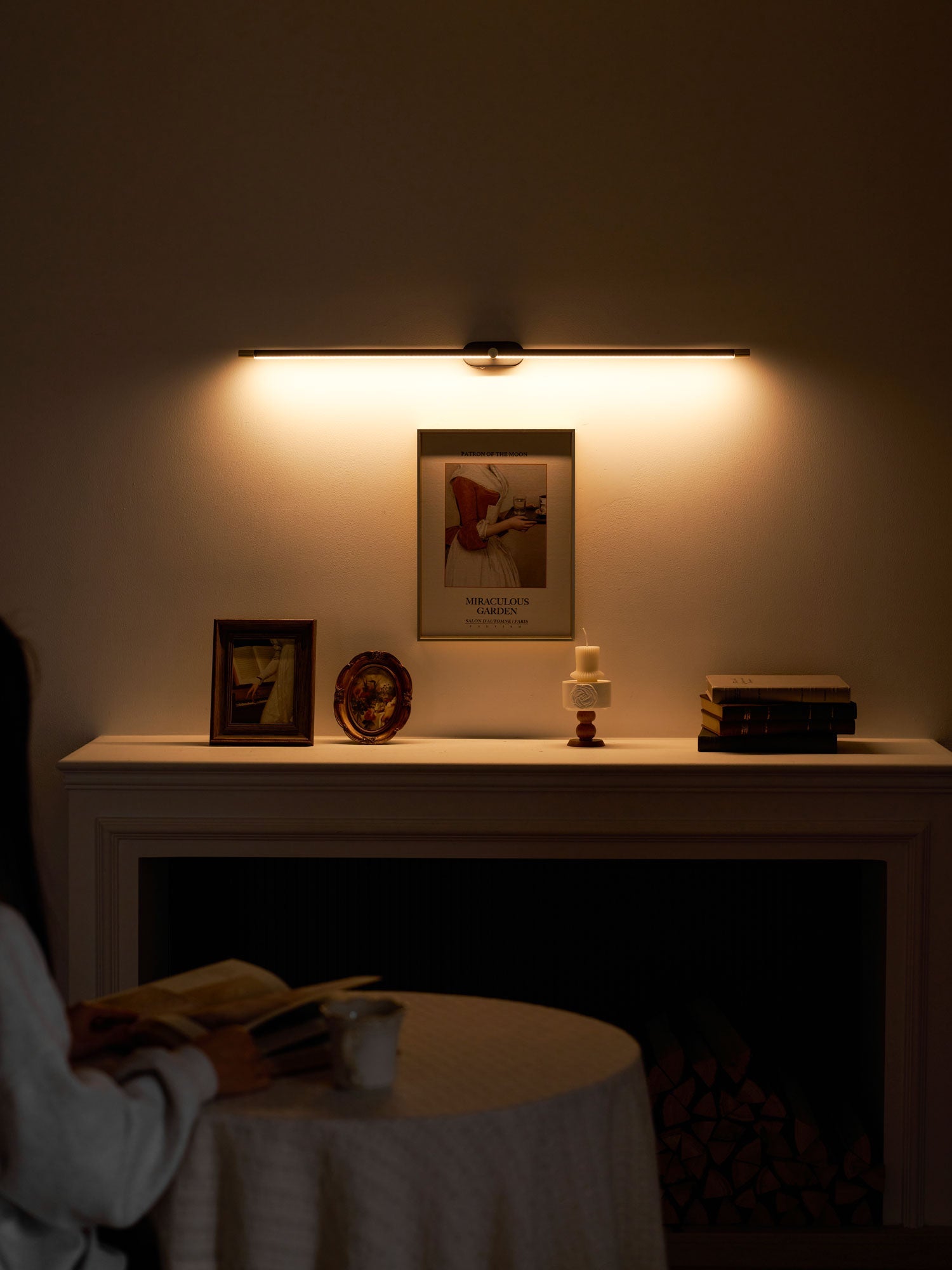 LED Wall Lamp Black Brass Linear Swivel | Modern
