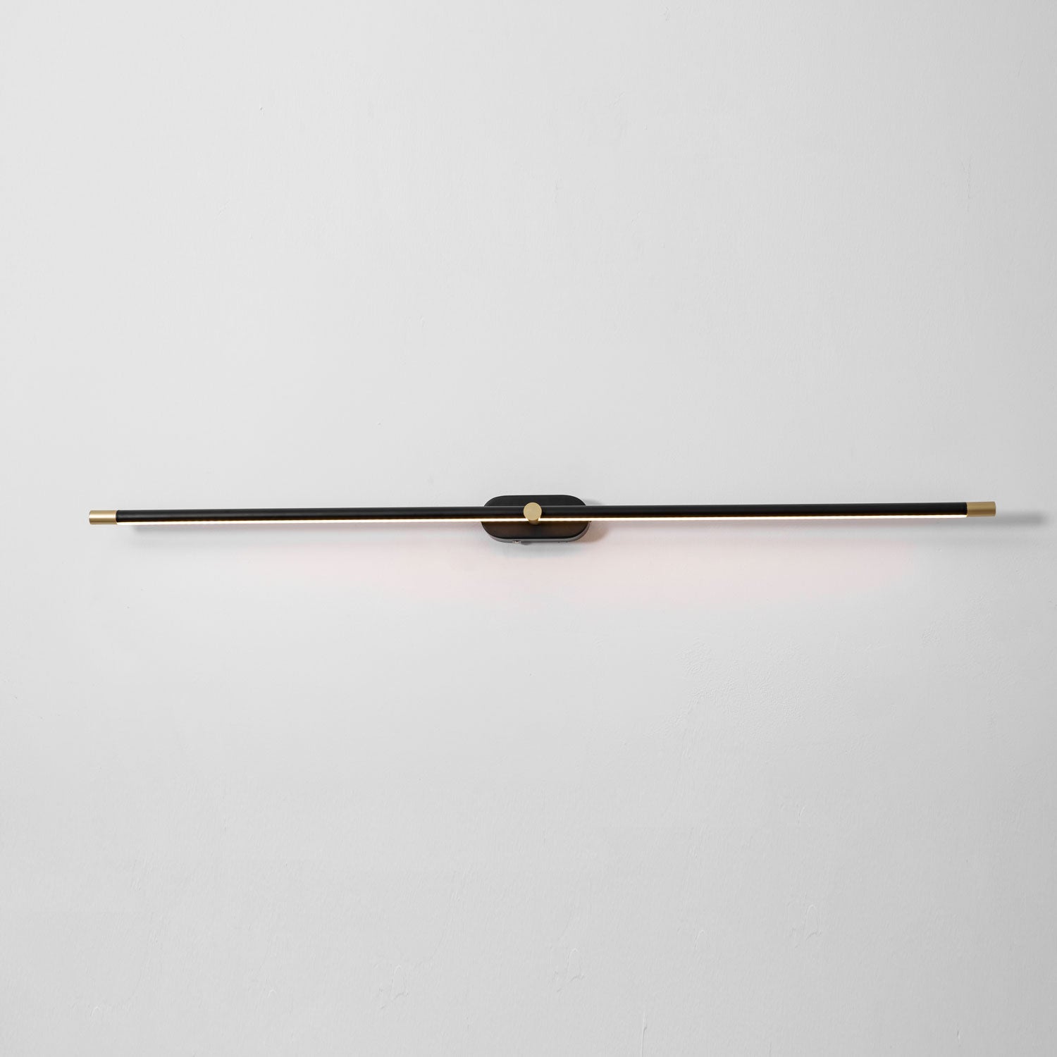 LED Wall Lamp Black Brass Linear Swivel | Modern