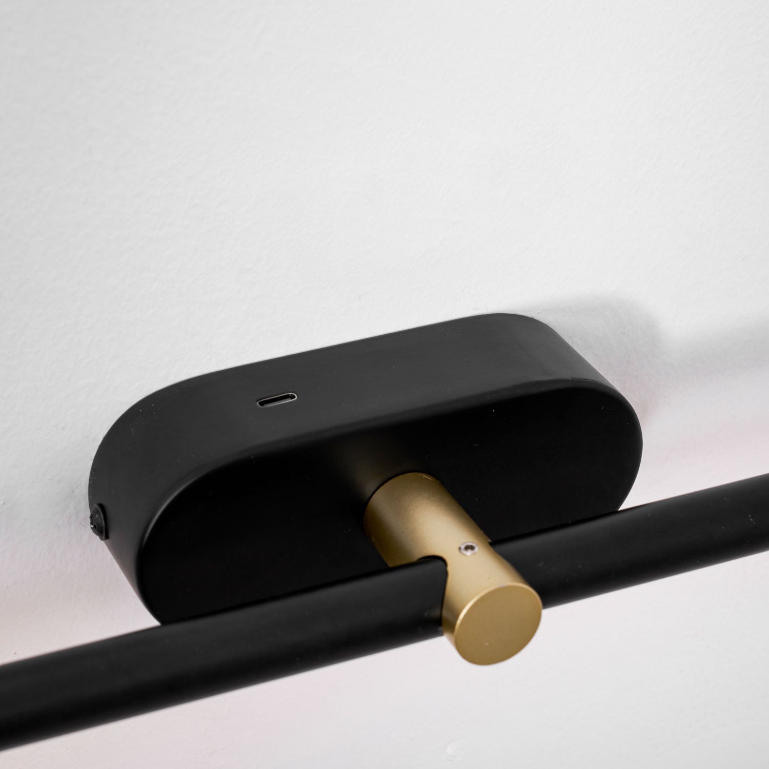 LED Wall Lamp Black Brass Linear Swivel | Modern