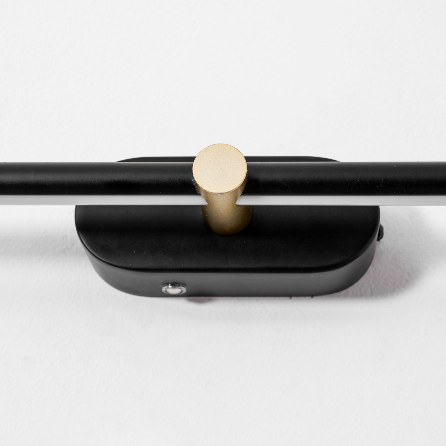 LED Wall Lamp Black Brass Linear Swivel | Modern