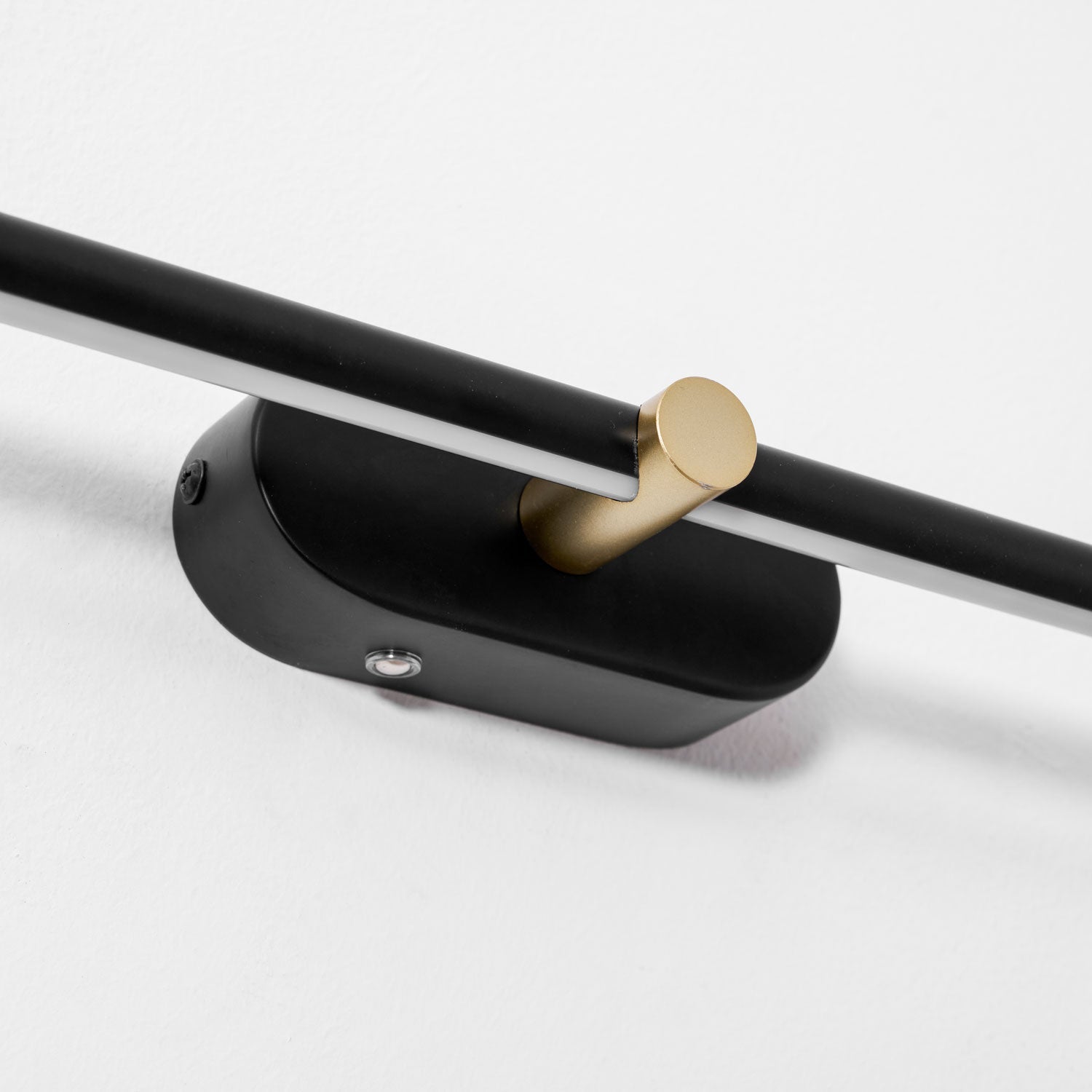 LED Wall Lamp Black Brass Linear Swivel | Modern