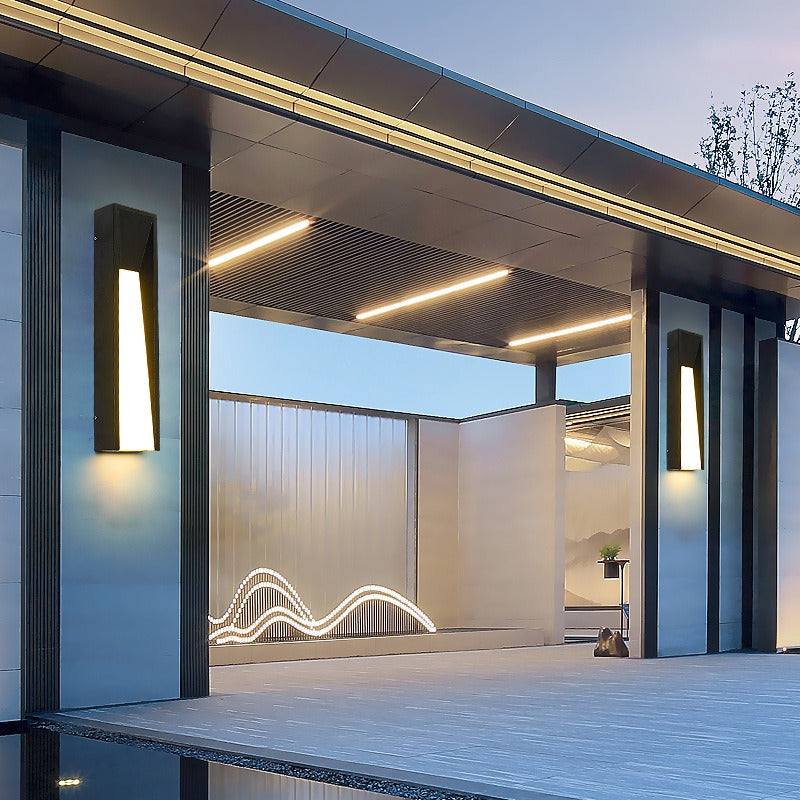 Vertical LED Outdoor Wall Light for Entrance or Patio | Modern
